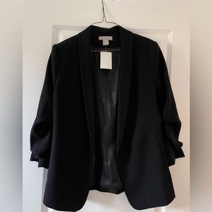Black scrunch sleeve blazer